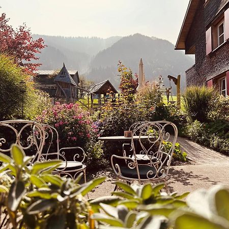 Alpen Hotel Post Au (Vorarlberg) Exteriör bild