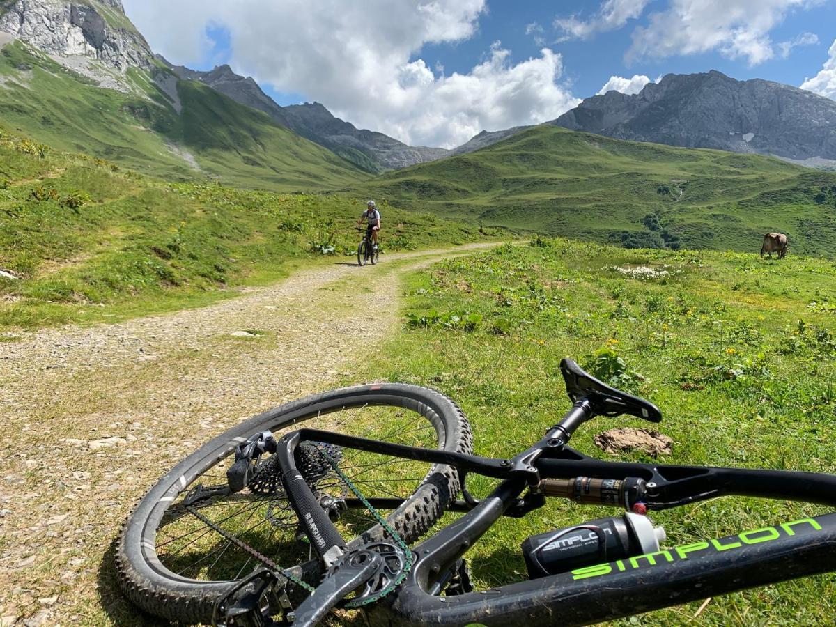 Alpen Hotel Post Au (Vorarlberg) Exteriör bild